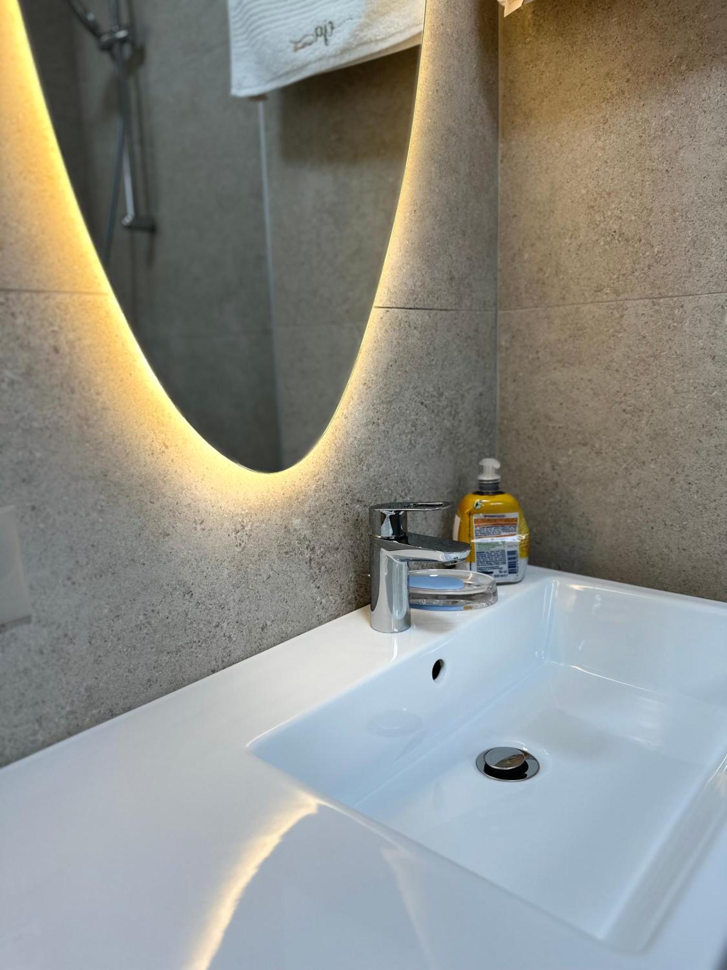 Eja Apartment 3 Tirana Extérieur photo