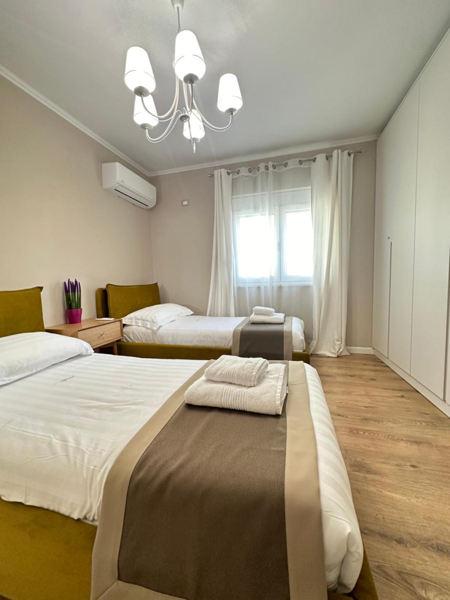 Eja Apartment 3 Tirana Extérieur photo